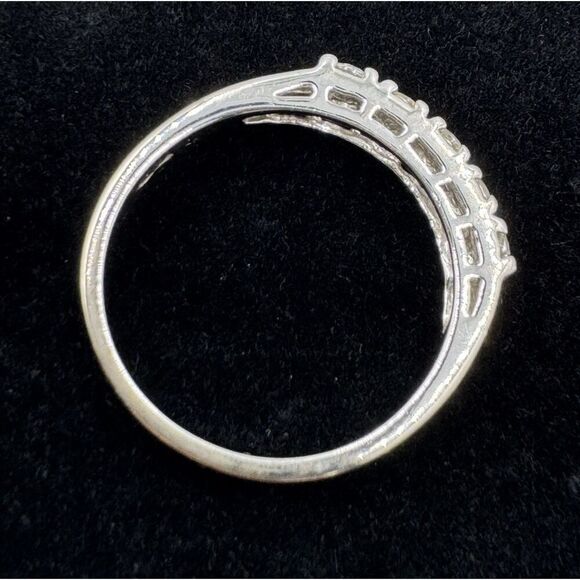 Avon Cubic Zirconia Five Stone Band Engagement‎ Promise Ring Size 11 - Picture 6 of 8